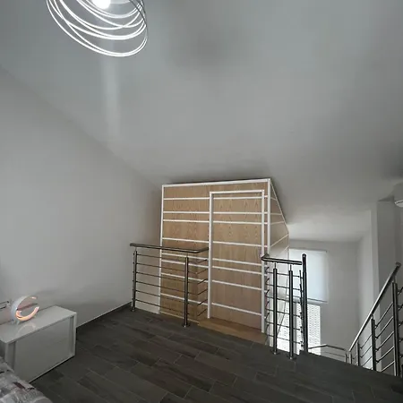 アパート Civico 9 *