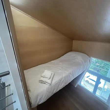 アパート Civico 9 イグレージアス