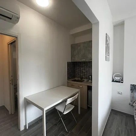 アパート Civico 9